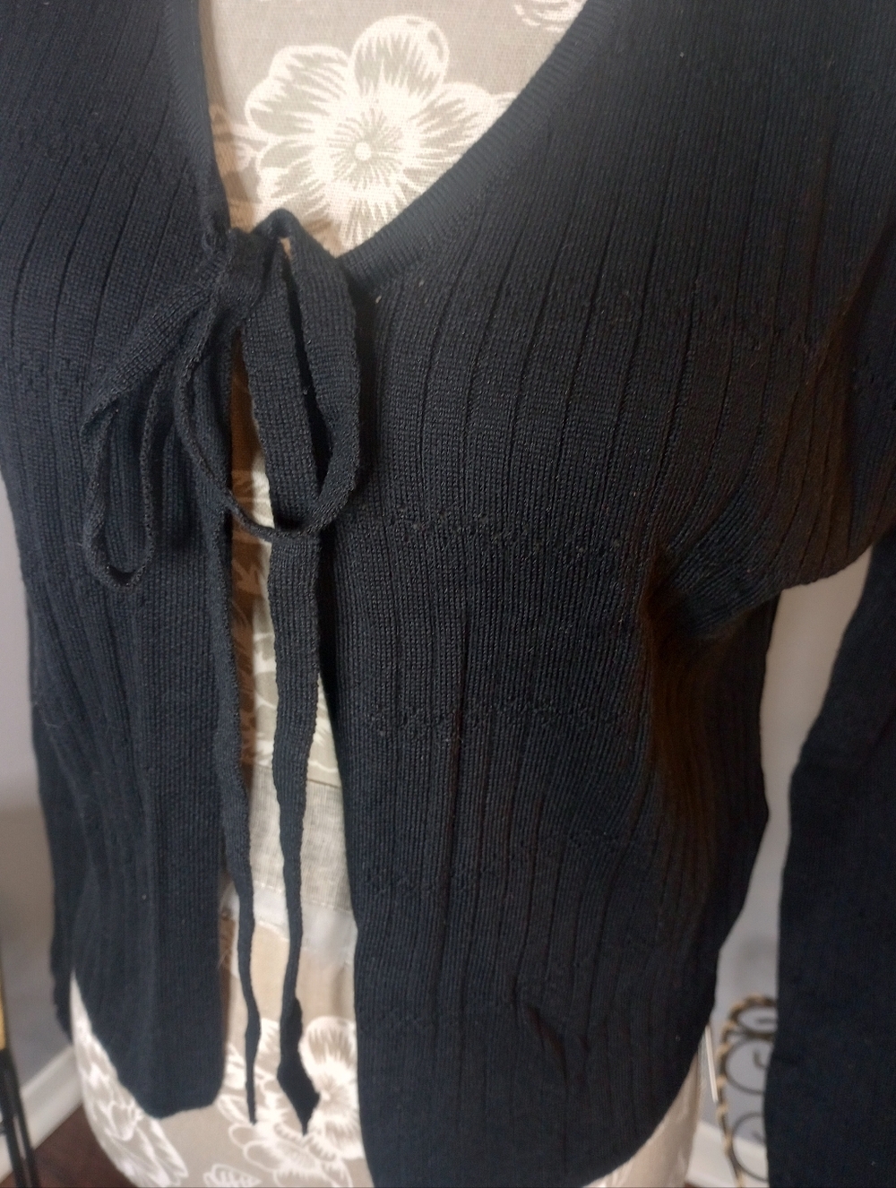 2‎ For $10 Black Ribbed Tie-Front Cardigan Khol's - Picture 4 of 6